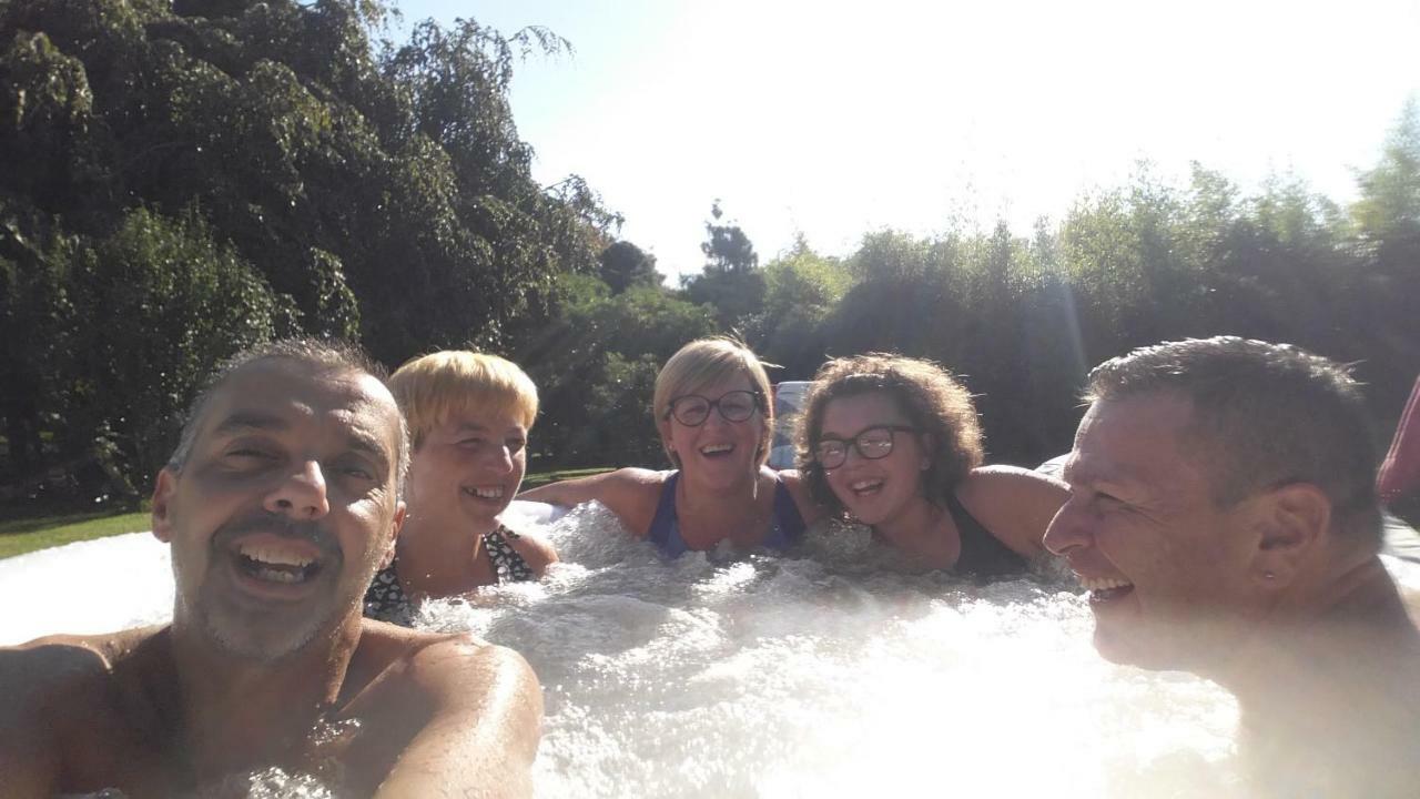 Romagnoli Family Cottage Ameno エクステリア 写真